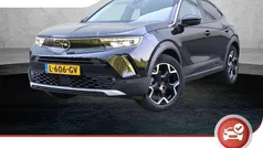 Zwart, metallic lak Gebruikt 2021 Opel Mokka-e Ultimate SUV | € 18.425 (Eerlijke prijs)