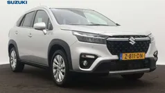 Grijs, metallic lak Gebruikt 2024 Suzuki SX4 S-Cross SUV | € 25.445 (Eerlijke prijs)