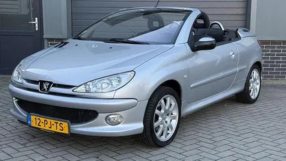 Occasion Peugeot 206 CC 109 PK (80 kW) 2004 Grijs Cabriolet