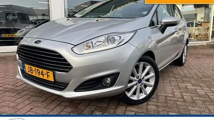 Grijs (metallic) Gebruikt 2016 Ford Fiesta Titanium X Hatchback | € 8.950 (Eerlijke prijs)