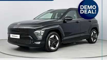 Abyss black metallic (a2b) Gebruikt 2025 Hyundai Kona Comfort SUV | € 35.900 (Eerlijke prijs)