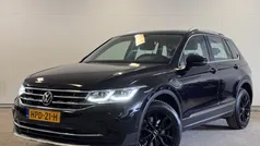Zwart Gebruikt 2021 VW Tiguan Elegance SUV | € 29.925 (Eerlijke prijs)