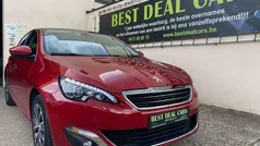 Rood Gebruikt 2017 Peugeot 308 Allure Sedan | € 11.990 (Eerlijke prijs)