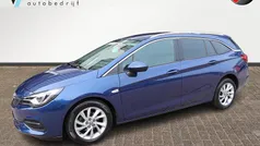Blauw Gebruikt 2020 Opel Astra Elegance Stationwagen | € 16.348 (Eerlijke prijs)