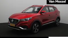 Rood Gebruikt 2020 MG ZS Luxury Sedan | € 15.495 (Eerlijke prijs)