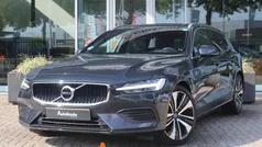 Grijs Gebruikt 2019 Volvo V60 Momentum Stationwagen | € 27.400 (Goede deal)
