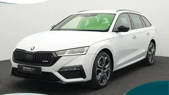 Wit Gebruikt 2024 Skoda Octavia RS Stationwagen | € 38.400 (Eerlijke prijs)