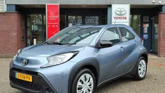 Gebruikt 2024 Toyota Aygo Play Hatchback | € 18.999 (Eerlijke prijs)