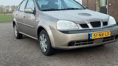 Beige Gebruikt 2004 Chevrolet Nubira Sedan | € 975 (Eerlijke prijs)