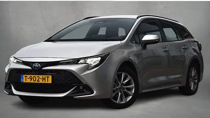 Grijs Occasion 2023 Toyota Corolla Hybrid Active Stationwagen | € 24.950 (Eerlijke prijs)