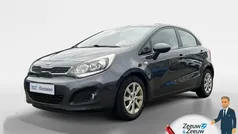 Grijs Gebruikt 2014 Kia Rio Hatchback | € 7.930 (Eerlijke prijs)