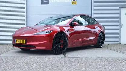 Occasion Tesla Model 3 RWD 235 kW (320 PK) 2024 Rood Sedan
