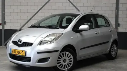 Occasion Toyota Yaris Cool 69 PK (50 kW) 2011 Grijs Hatchback