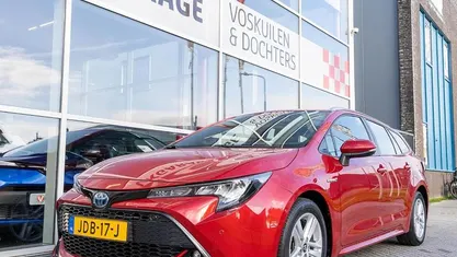 Rood Gebruikt 2020 Toyota Corolla Plus Stationwagen | € 23.950 (Goede deal)