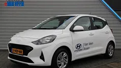 Wit Gebruikt 2024 Hyundai i10 Comfort Hatchback | € 16.690 (Eerlijke prijs)