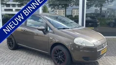 Bruin Gebruikt 2009 Fiat Grande Punto Lusso Hatchback | € 1.450 (Eerlijke prijs)