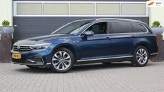 Blauw Gebruikt 2022 VW Passat Business Stationwagen | € 22.800 (Goede deal)