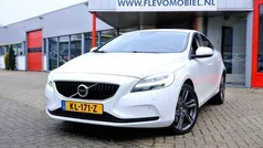 Wit Gebruikt 2016 Volvo V40 Stationwagen | € 13.650 (Goede deal)