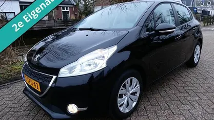 Occasion 2014 Peugeot 208 Envy Hatchback | € 3.995 (Eerlijke prijs)