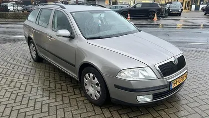 Occasion 2008 Skoda Octavia Ambiente Stationwagen | € 1.695 (Goede deal)