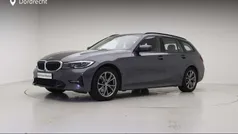 Grijs Gebruikt 2021 BMW 320 Sport Line Stationwagen | € 32.895 (Eerlijke prijs)