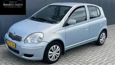 Blauw Gebruikt 2004 Toyota Yaris Hatchback | € 2.250 (Eerlijke prijs)