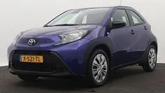 Blauw Gebruikt 2024 Toyota Aygo Play Hatchback | € 19.445 (Goede deal)