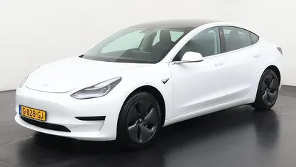 Occasion 2019 Tesla Model 3 Standard Range Sedan | € 18.690 (Eerlijke prijs)