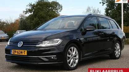 Zwart (metallic) Gebruikt 2018 VW Golf VII Highline Stationwagen | € 15.950 (Eerlijke prijs)