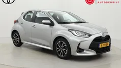 Grijs Gebruikt 2022 Toyota Yaris Hatchback | € 19.999 (Eerlijke prijs)