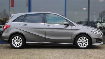 Gebruikt 2017 Mercedes B180 Ambition MPV | € 12.900 (Eerlijke prijs)