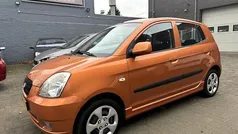Oranje (metallic) Gebruikt 2005 Kia Picanto Hatchback | € 1.499 (Goede deal)