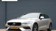 Grijs Gebruikt 2022 Volvo V60 Stationwagen | € 35.940 (Eerlijke prijs)