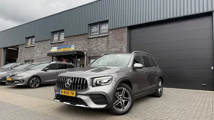Grijs Gebruikt 2021 Mercedes GLB200 Premium Plus SUV | € 34.450 (Goede deal)