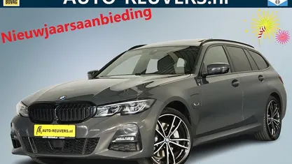 Grijs Gebruikt 2022 BMW 330e M Sport Stationwagen | € 30.900 (Goede deal)