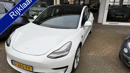 Occasion Tesla Model 3 Standard Range 239 kW (325 PK) 2019 Wit Sedan