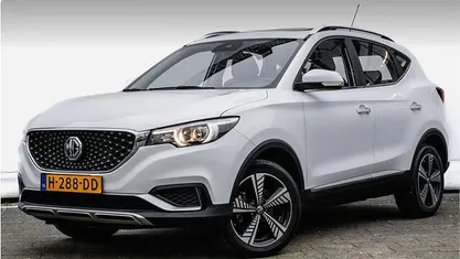 Wit Gebruikt 2019 MG ZS Luxury SUV | € 12.850 (Eerlijke prijs)