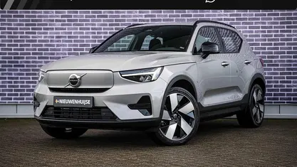 Grijs Occasion 2022 Volvo XC40 Plus SUV | € 30.894 (Eerlijke prijs)