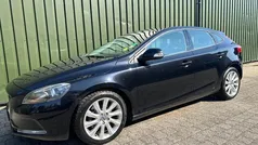 Zwart Gebruikt 2012 Volvo V40 Kinetic Stationwagen | € 4.099 (Eerlijke prijs)