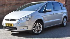 Grijs, metallic lak Gebruikt 2007 Ford S-MAX S MPV | € 3.249 (Eerlijke prijs)