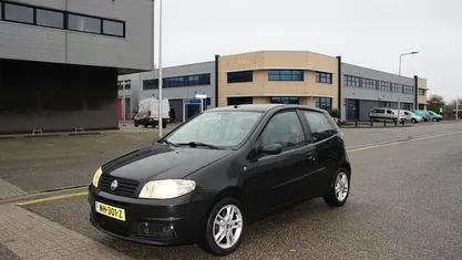 Zwart Gebruikt 2005 Fiat Punto Hatchback | € 1.450 (Eerlijke prijs)