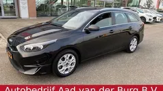 Zwart, metallic lak Gebruikt 2022 Kia Ceed Sportswagon Stationwagen | € 20.950 (Eerlijke prijs)