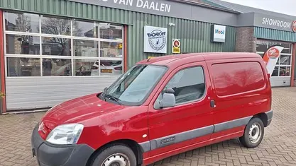 Rood Gebruikt 2004 Citroën Berlingo MPV | € 1.350 (Goede deal)