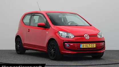 Rood Gebruikt 2014 VW up! high up! Hatchback | € 6.940 (Eerlijke prijs)