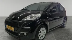 Zwart Gebruikt 2013 Peugeot 107 Active Hatchback | € 3.950 (Eerlijke prijs)