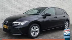 Zwart Gebruikt 2020 VW Golf VIII Life Hatchback | € 18.500 (Eerlijke prijs)