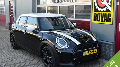 Occasion 2021 Mini Cooper S Classic Hatchback | € 25.445 (Eerlijke prijs)