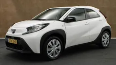 Wit Gebruikt 2023 Toyota Aygo Play Hatchback | € 19.145 (Goede deal)