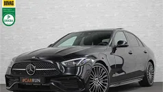 Zwart, metallic lak Gebruikt 2023 Mercedes C300 AMG line Sedan | € 57.900 (Eerlijke prijs)
