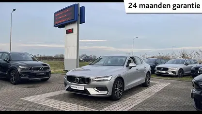 Grijs Occasion 2023 Volvo S60 Core Sedan | € 30.940 (Super prijs)